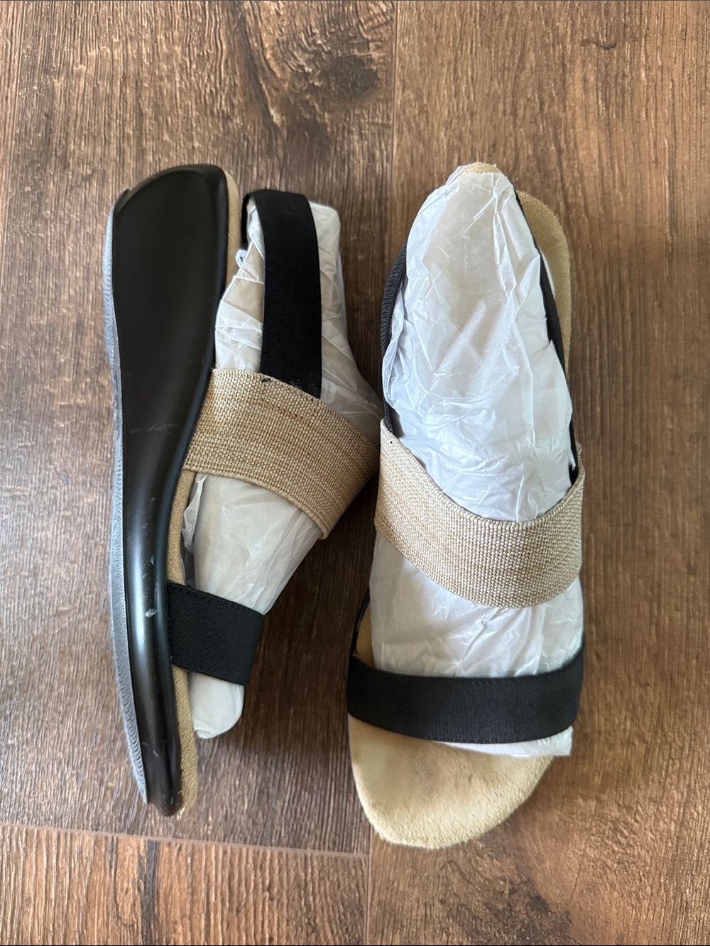 CHARLESTON SHOE CO. Cooper Low Wedge Size 10 Sandals Black/Linen - Picture 3 of 7